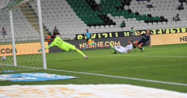 Süper Lig: Konyaspor: 0 - Başakşehir: 1 (İlk yarı)