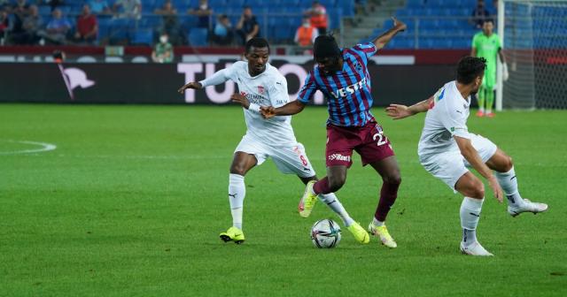 Süper Lig: Trabzonspor: 1 - Sivasspor: 0 (İlk yarı)