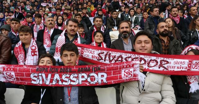 Sivas Valiliği’nden PFDK’nin Sivasspor’a verdiği ceza kararına tepki!