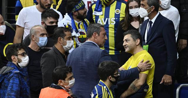 Ali Koç ve taraftarlar arasında gerginlik