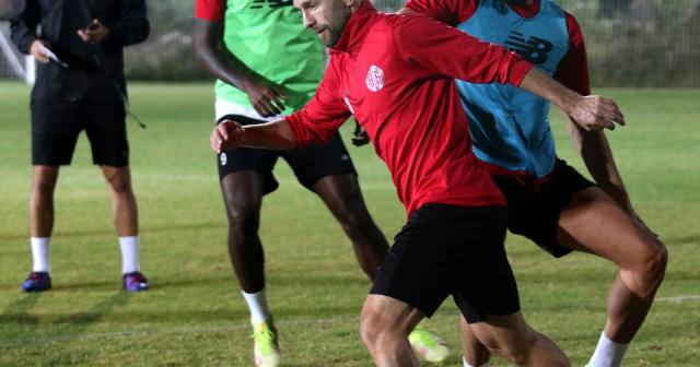 Antalyaspor, Nuri Şahin ilk antrenmanını gerçekleştirdi