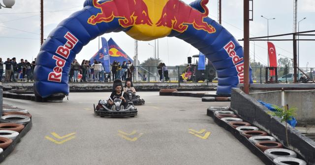 Red Bull Kart Fight’ta pistlerin en hızlıları belli oluyor