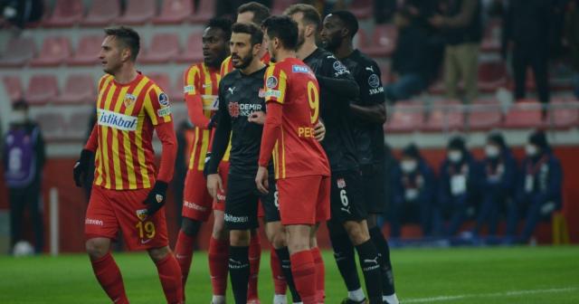 Spor Toto Süper Lig: Kayserispor: 3 - Sivasspor: 0 (İlk yarı)