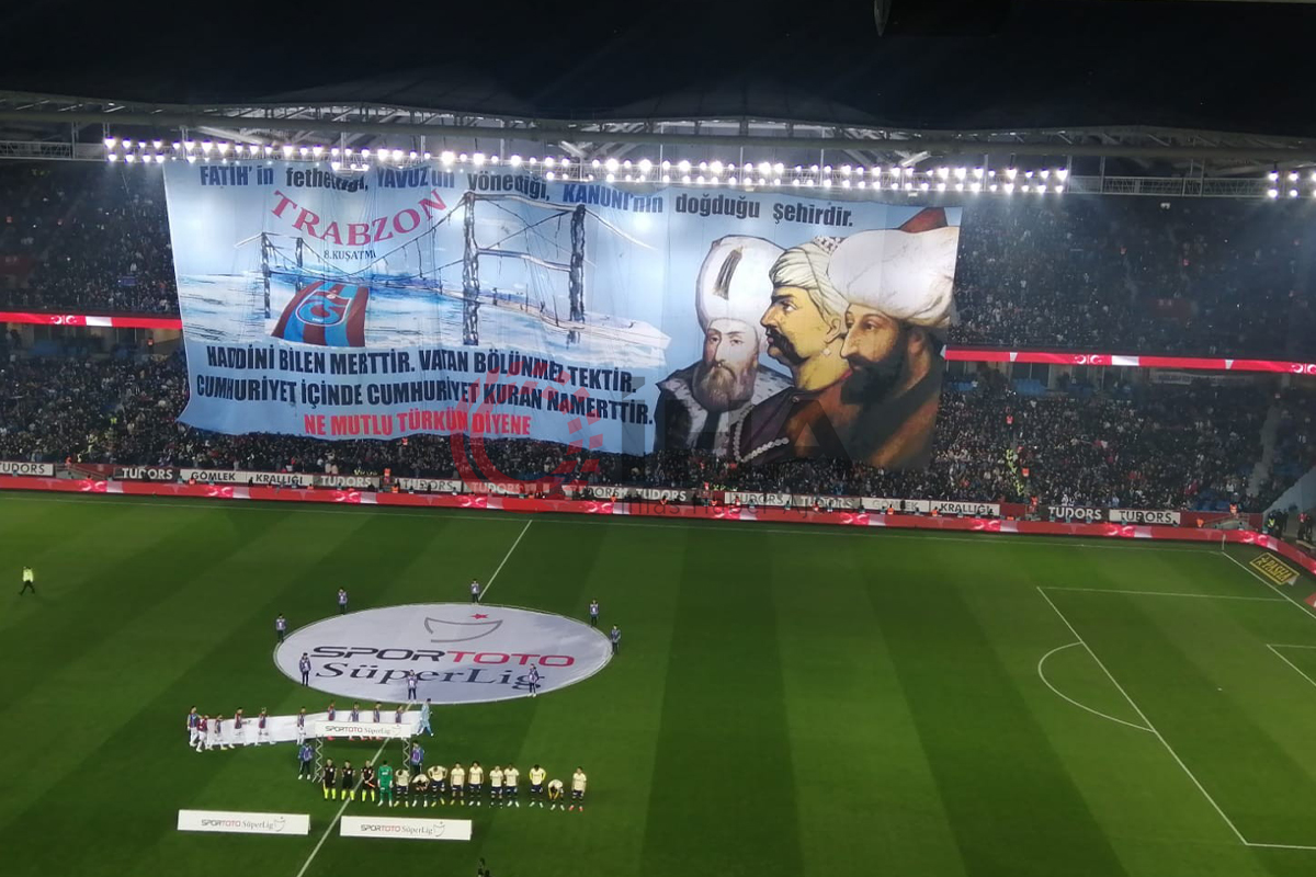 Trabzonspor taraftarından Fenerbahçe maçına özel koreografi