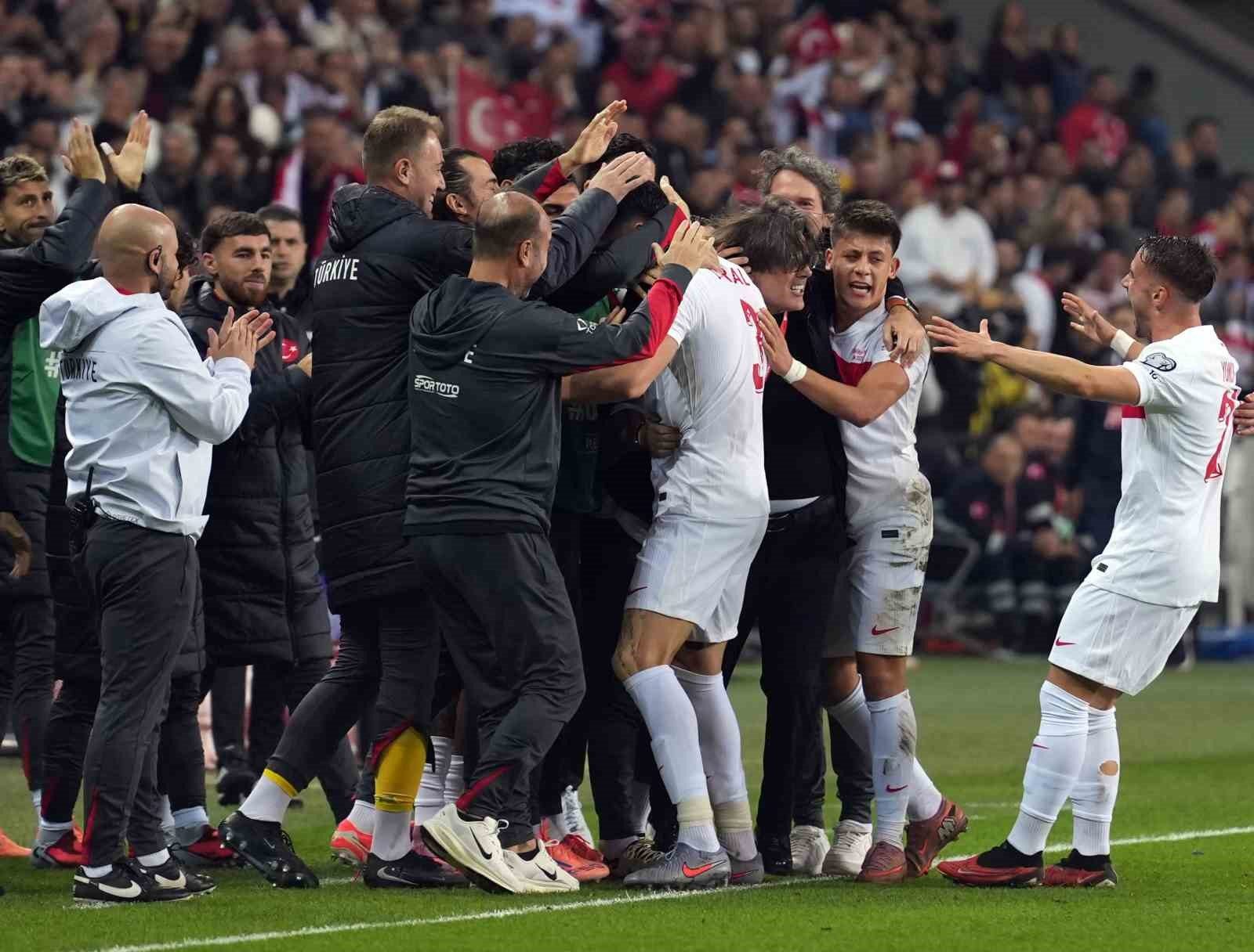2026 FIFA Dünya Kupası Avrupa Elemeleri: Türkiye: 3 - Gürcistan: 0 (İlk yarı)