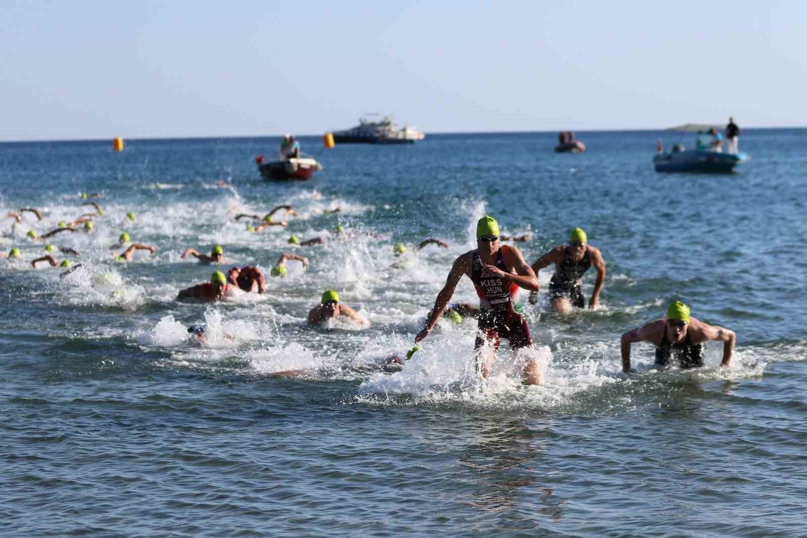 Alanya'da Triatlon Şöleni: 33. Triatlon Yarışması Gerçekleşti