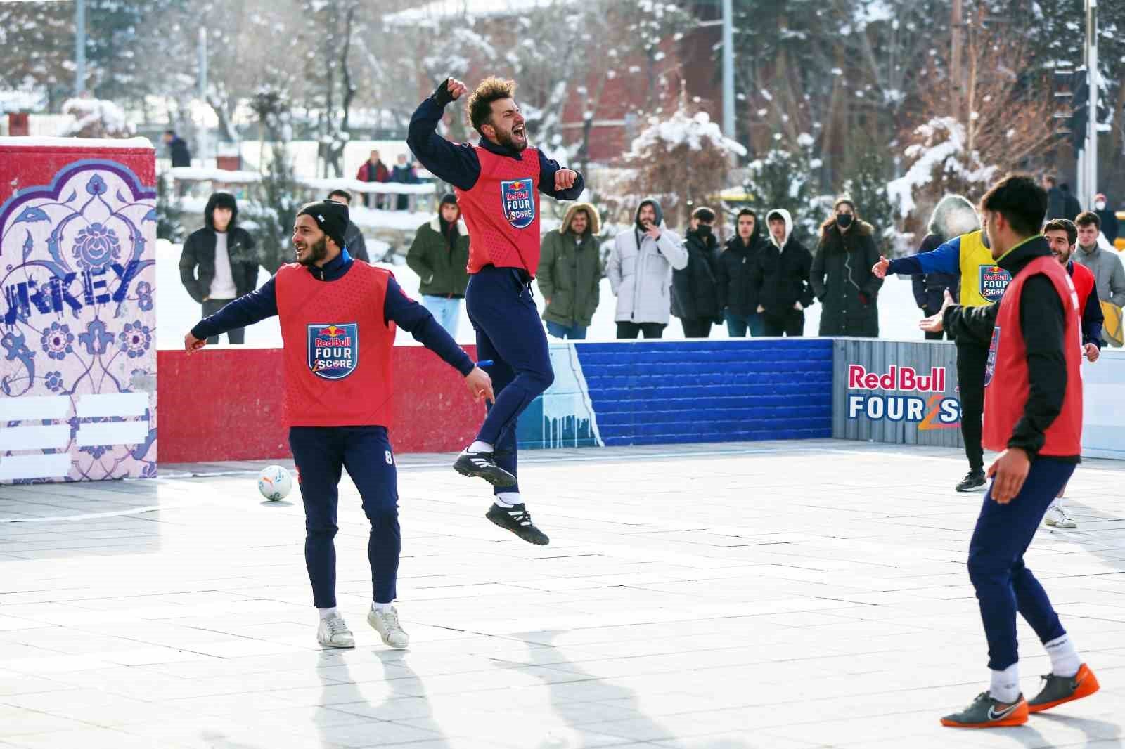 4’e 4 futbol turnuvası: Red Bull Four 2 Score başlıyor