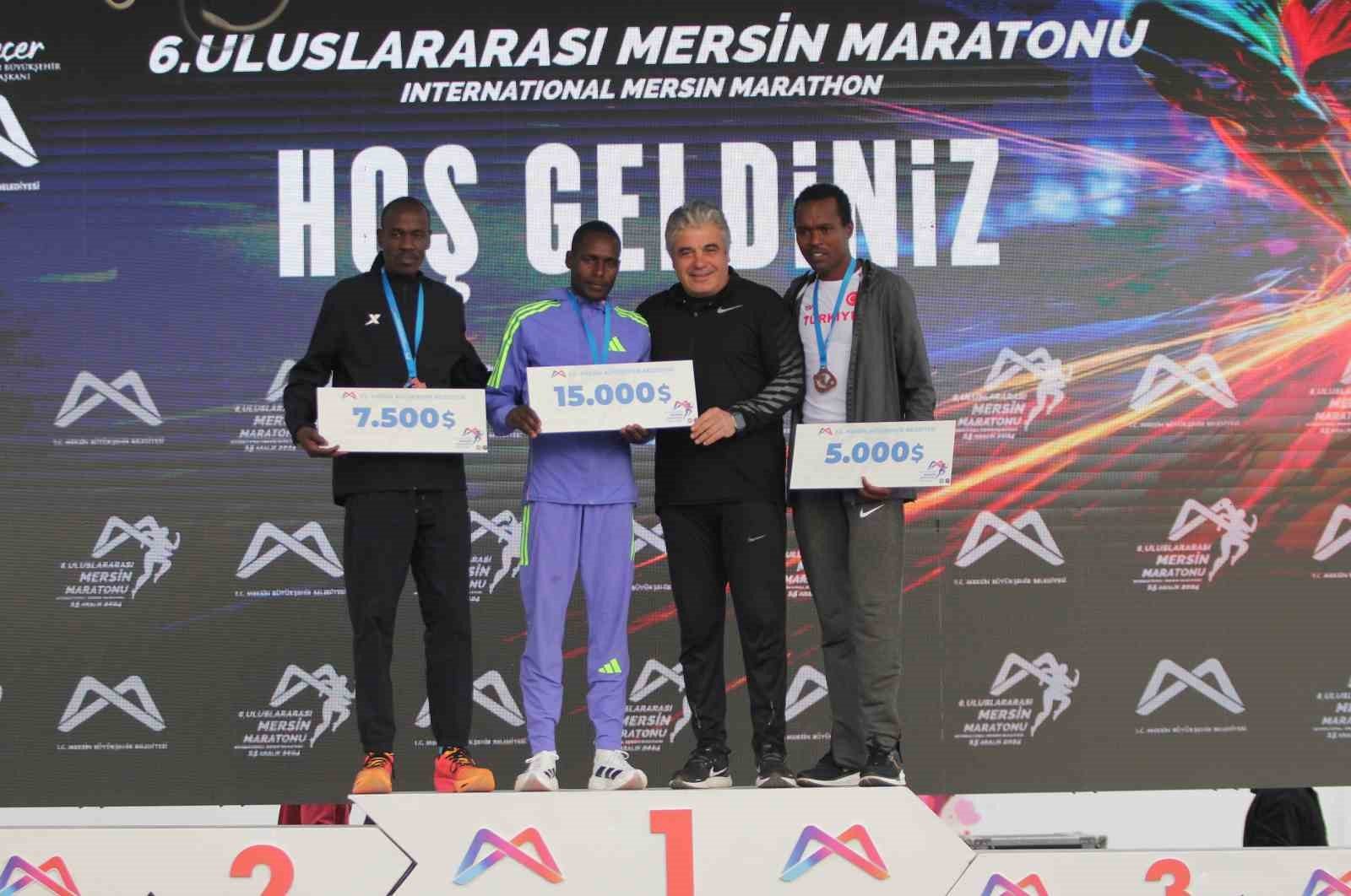 Mersin'in En İyi Koşucuları Maraton Maratonunda Ödüllerle Taçlandırıldı