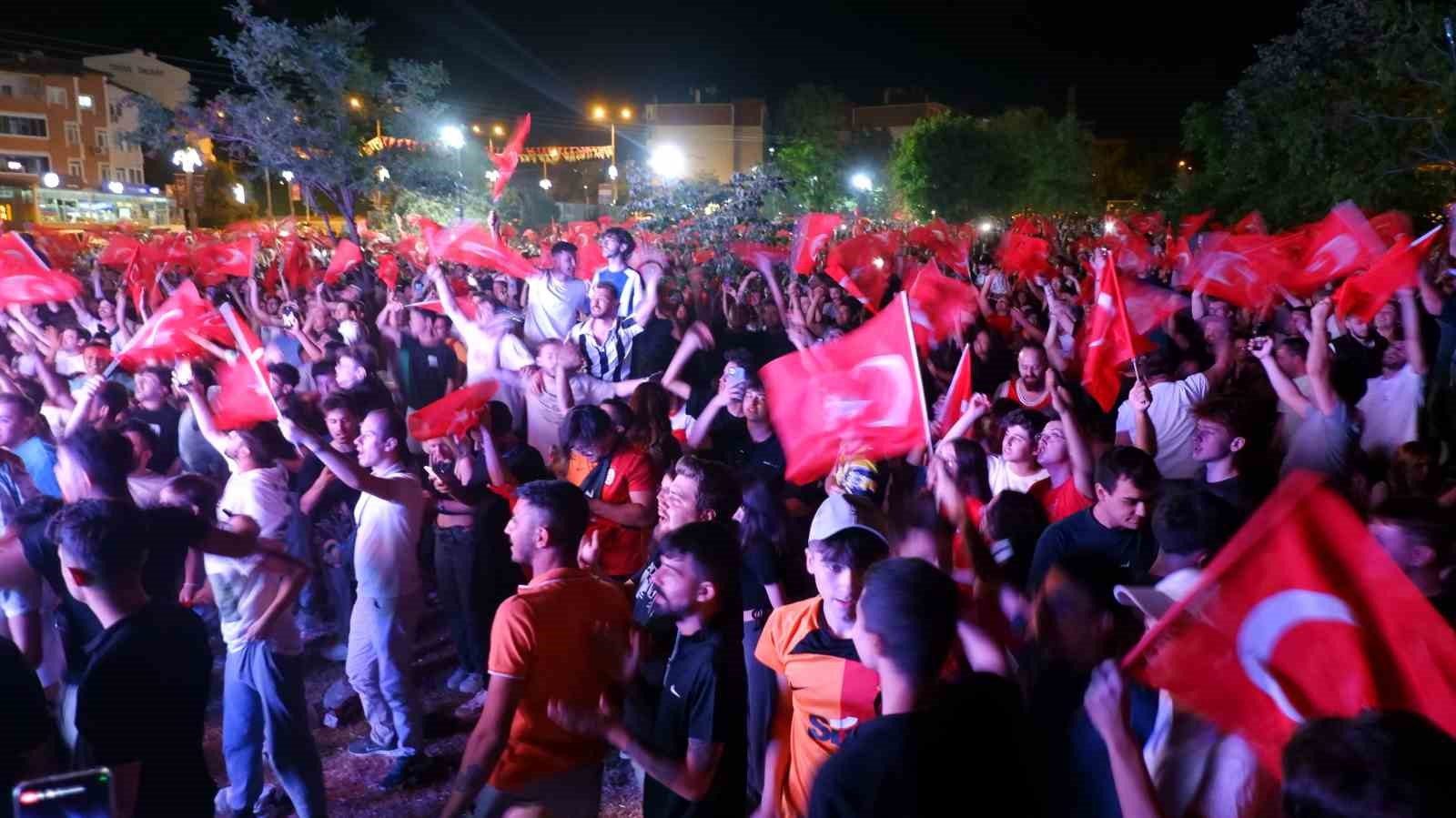 Edirne'nin Coşkusu: Ay-Yıldızlar Çeyrek Finalde
