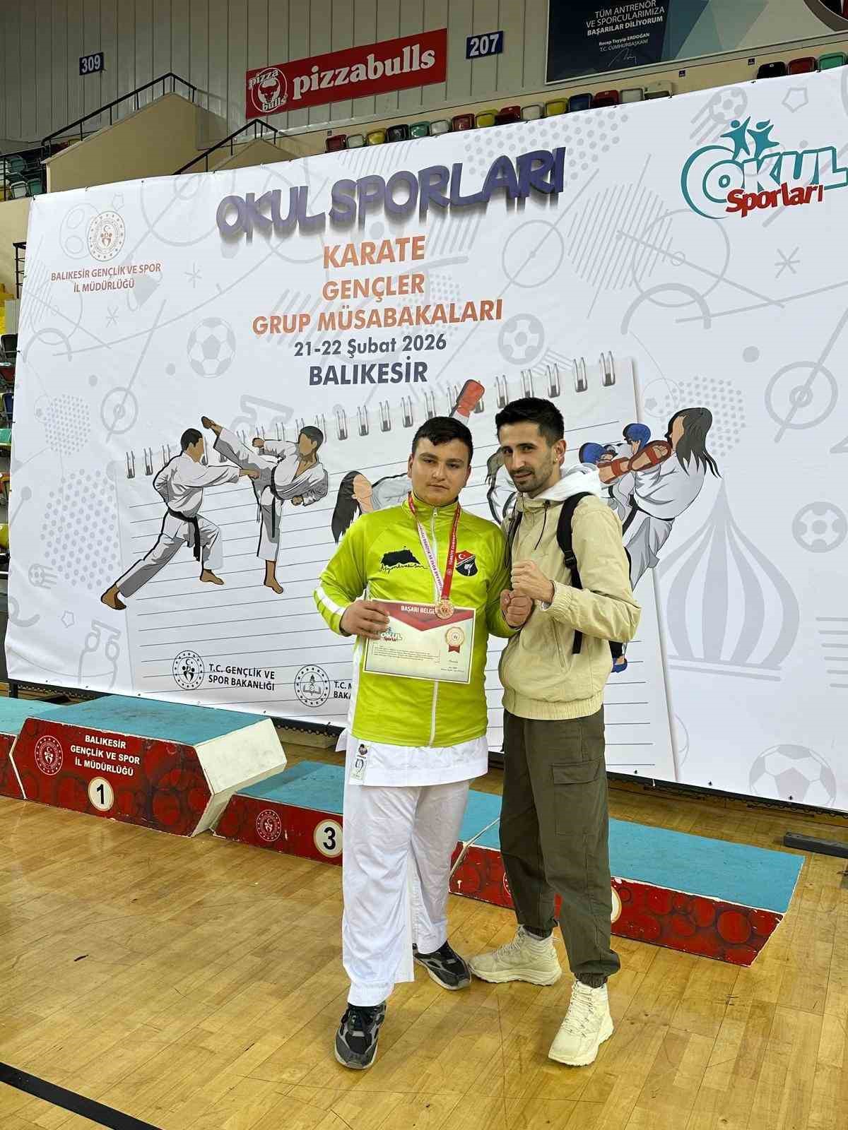 Afyonkarahisarlı genç karateci Türkiye final bileti aldı