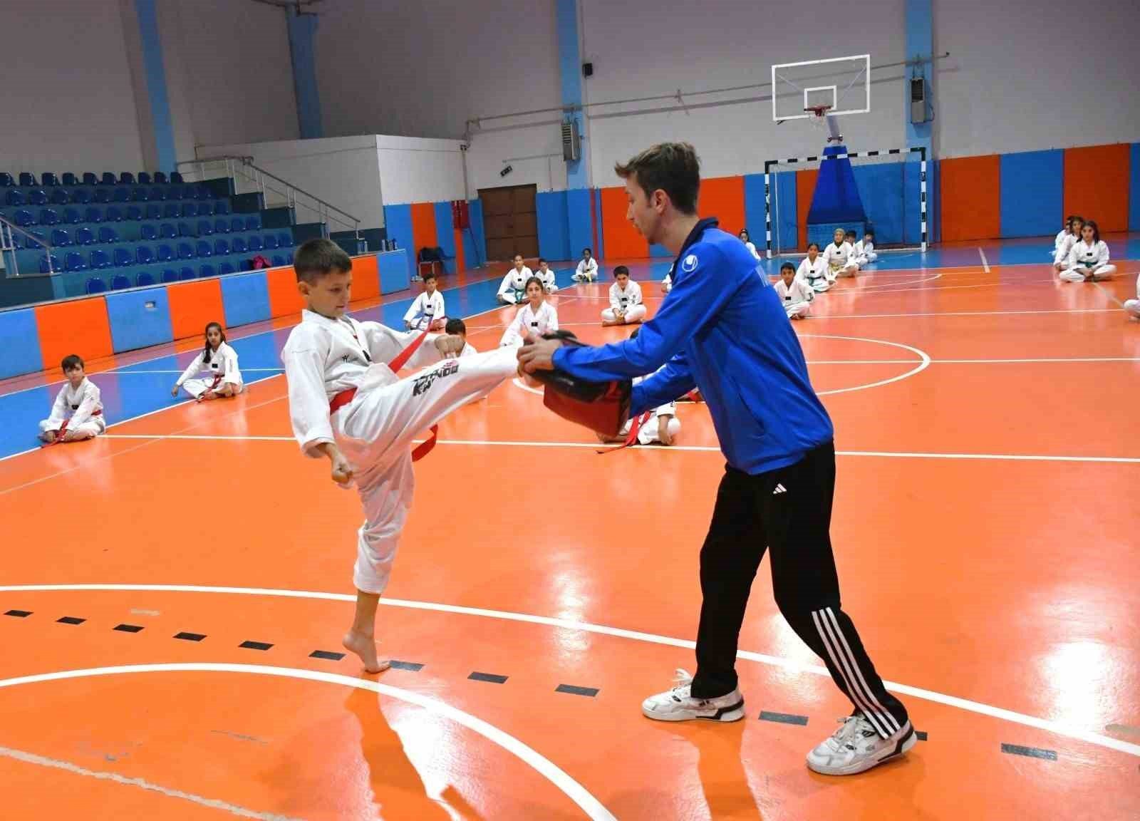 Akgedik'in Yıldızları Bir Üst Kuşağa Uçtu