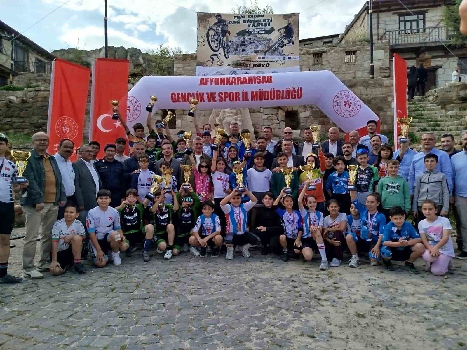 Akhisarlı pedallar Afyon’da zirve yaptı