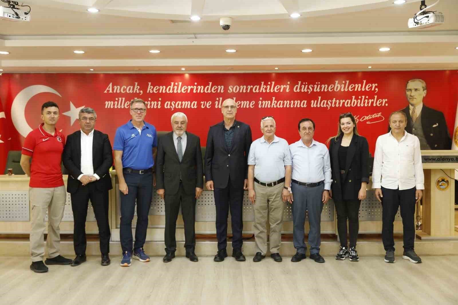Triatlonun Kalbi Yarın Alanya'da Atıyor