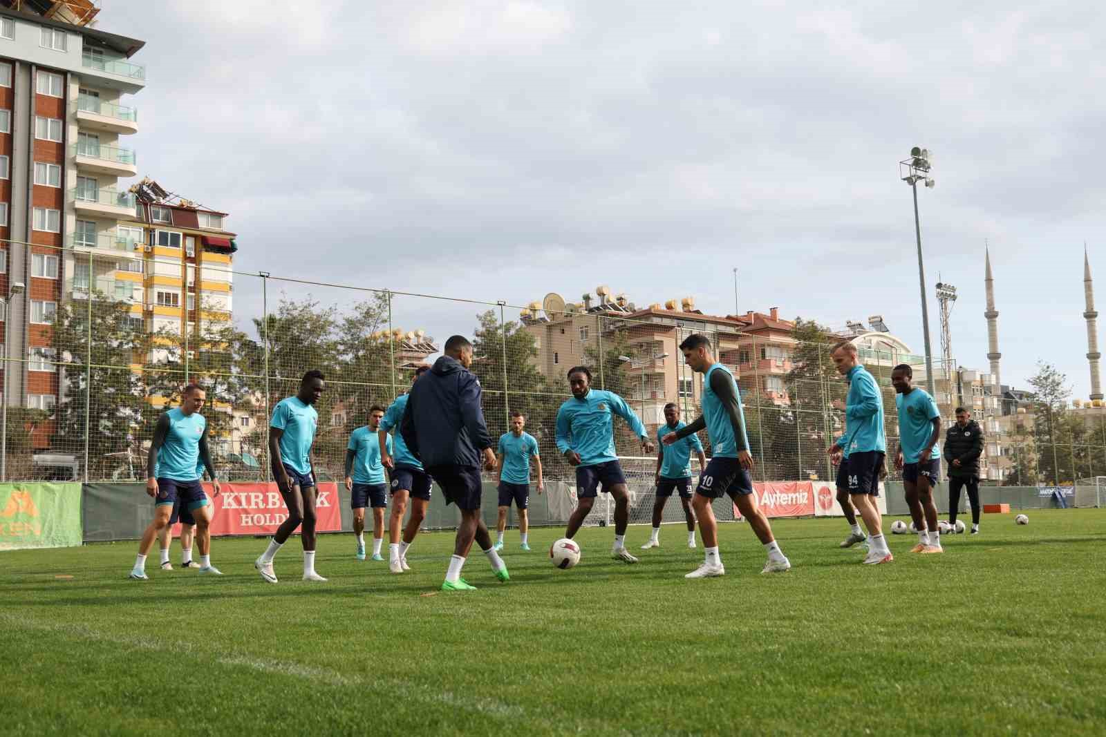 Alanyaspor, Trabzonspor maçı hazırlıklarını tamamladı