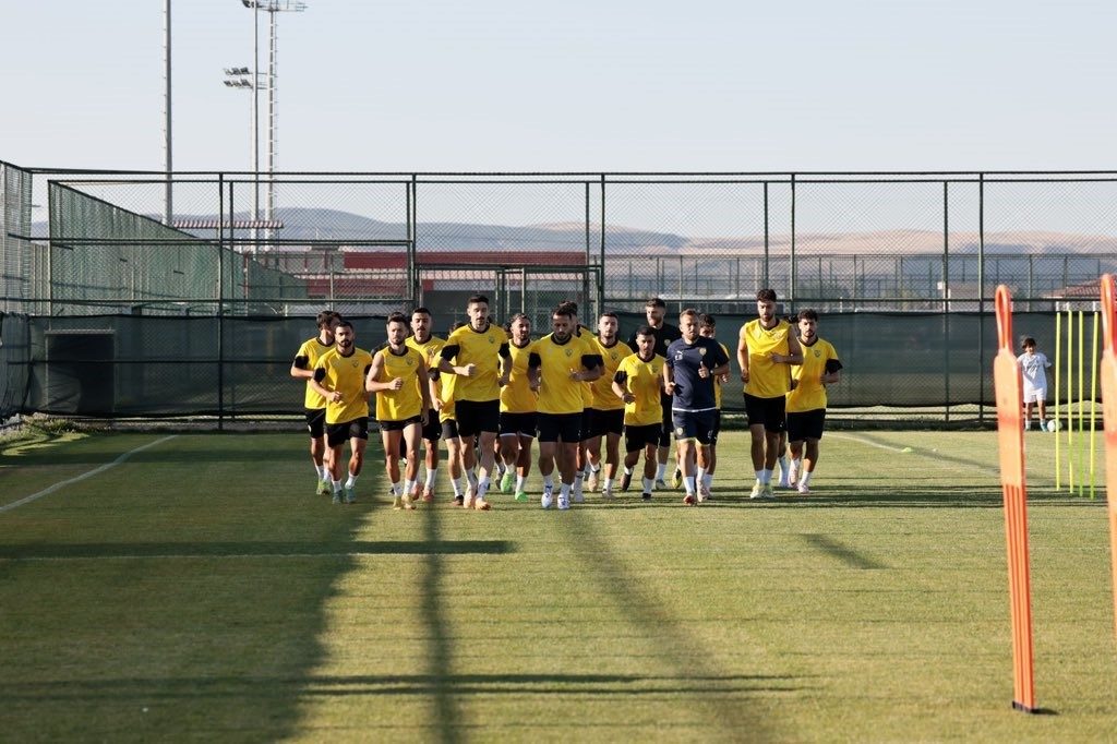 Aliağa FK, Genç Yetenekleri Yetiştirmek İçin Pilot Takım Kuruyor