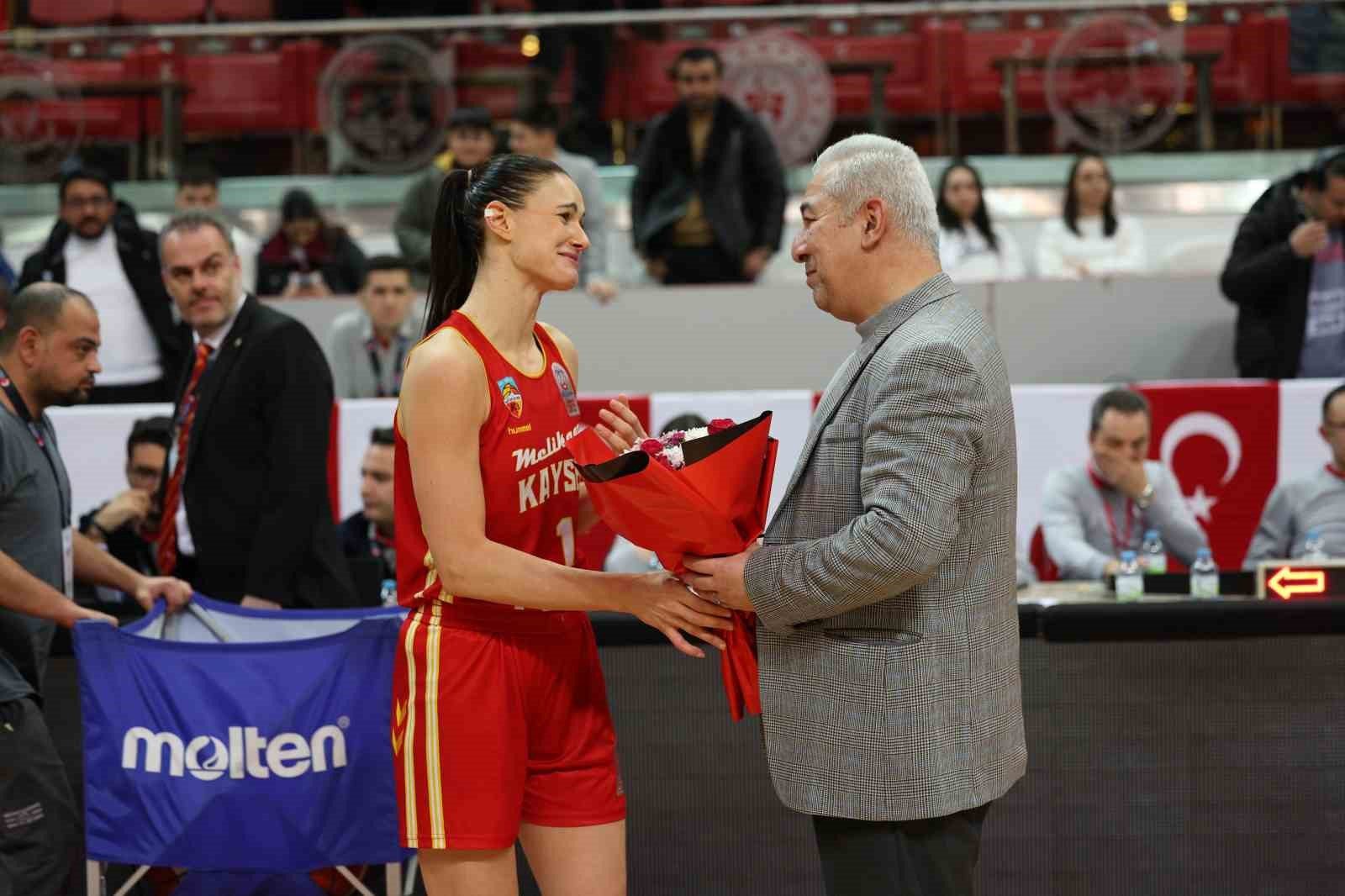 Alice Kunek ile yollar ayrıldı