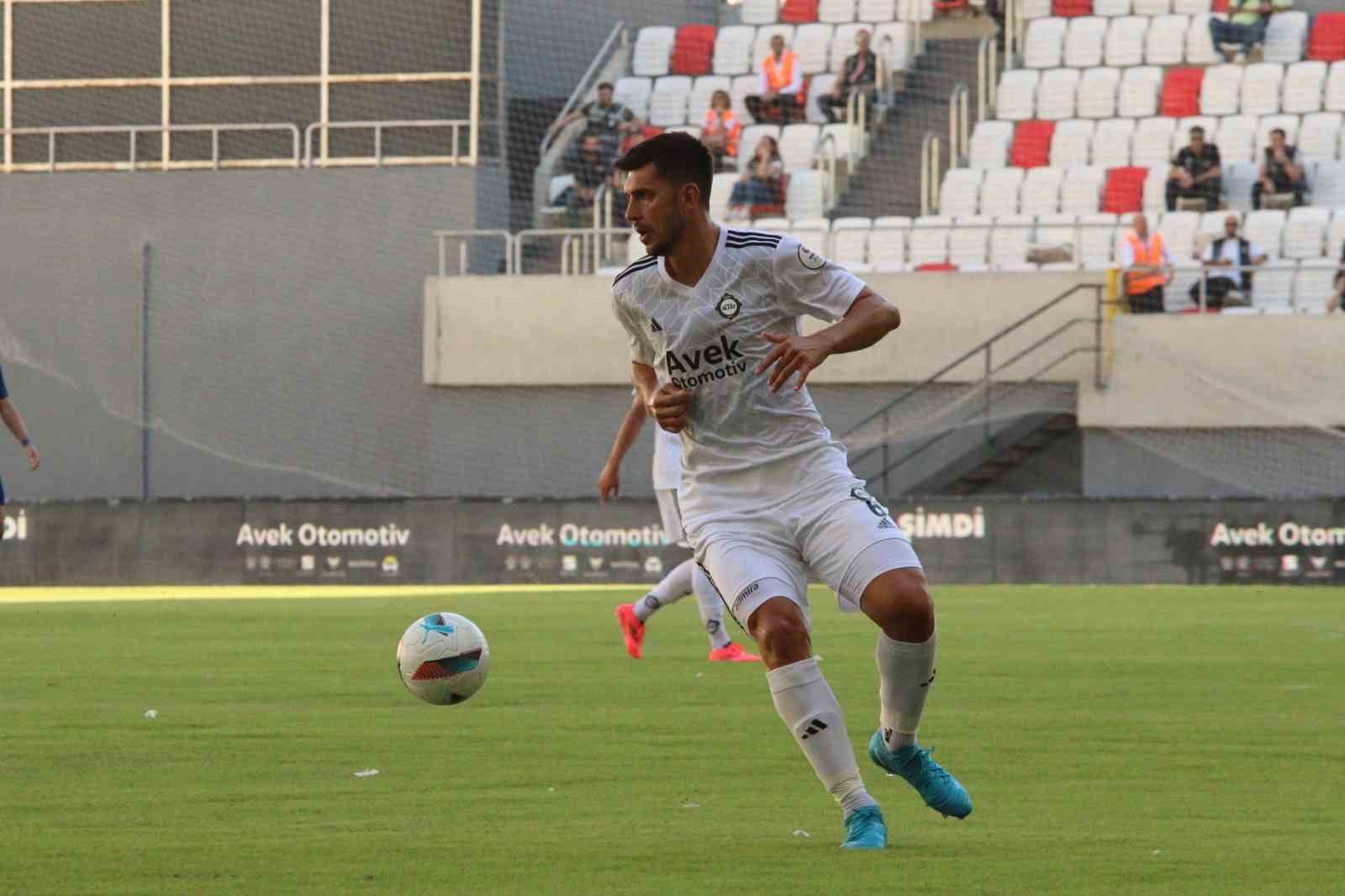 Altay'da Çapraz Bağları Kopan Gülselam, Sezona Veda Etti