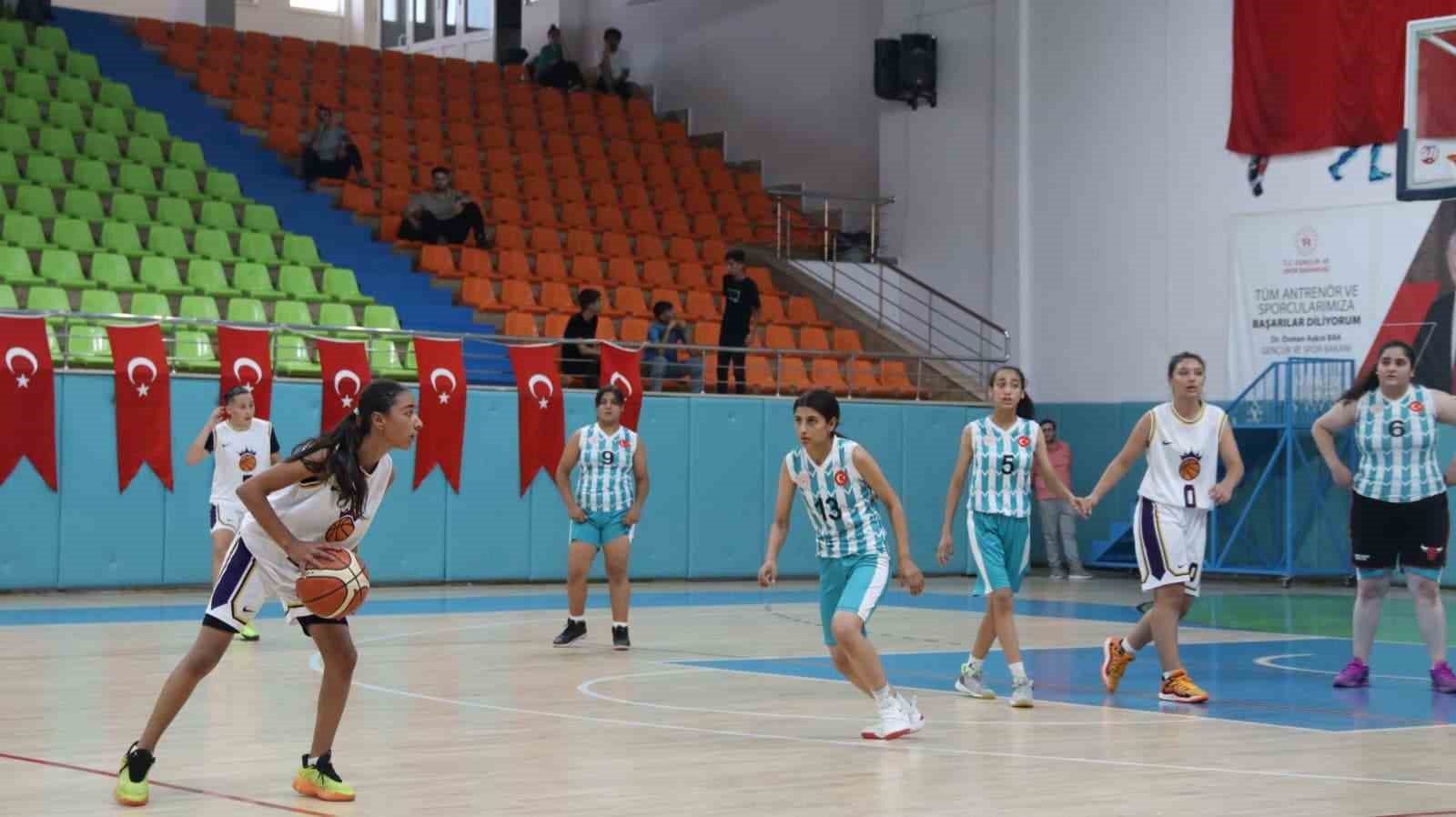 ANALİG basketbol yarı final heyecanı Elazığ’da başladı