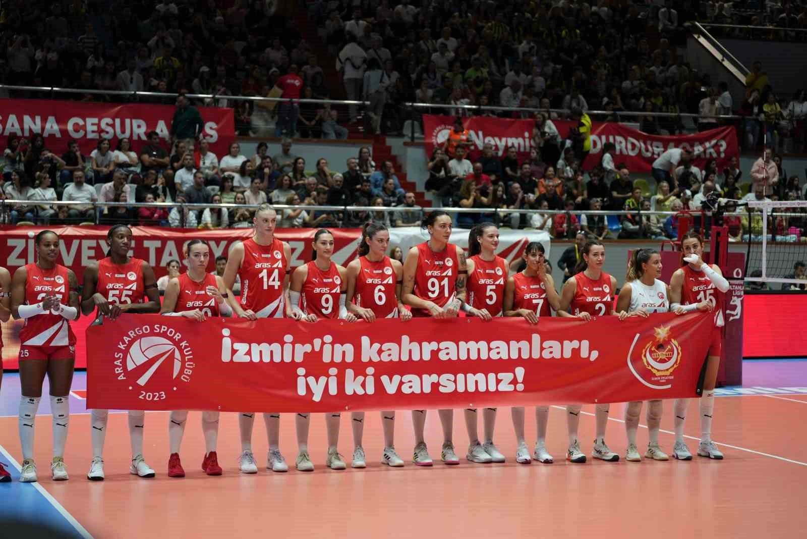 Aras Spor Kulübü, yeni sezona İzmir İtfaiyesi ve İzmirli kız çocuklarıyla el ele başladı