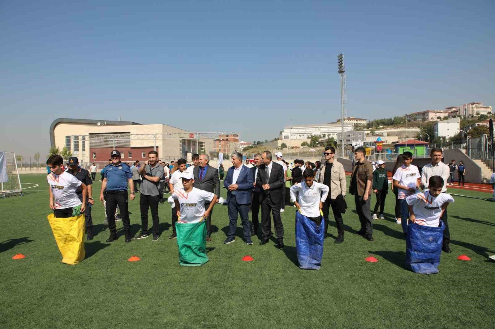 Dilovası'nda Spor Bayramı<br/><br/>(Sadece bir cümlelik bir haber başlığı olarak.)