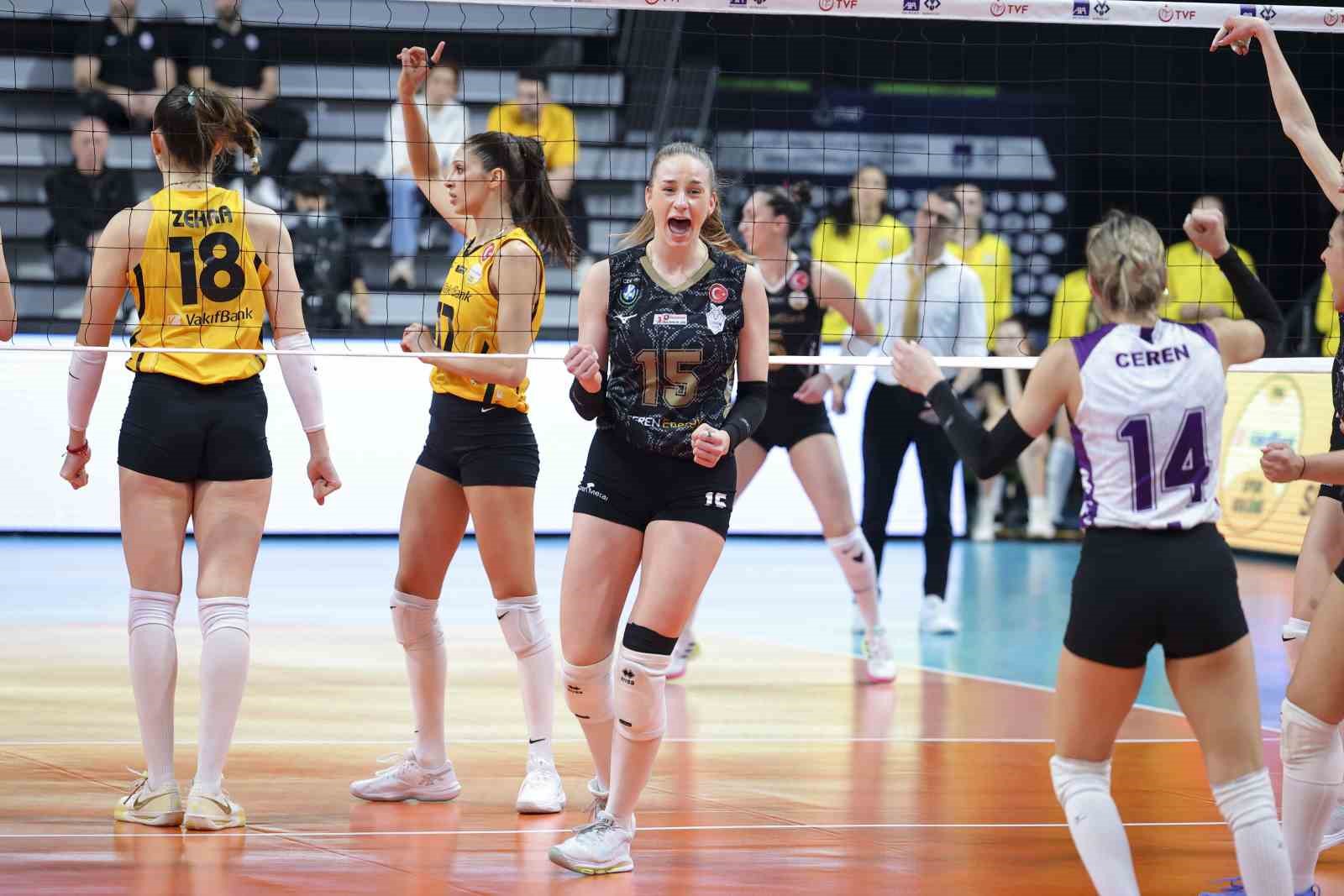 AXA Sigorta Kupa Voley: V. Bank: 3 – Zeren Spor: 1