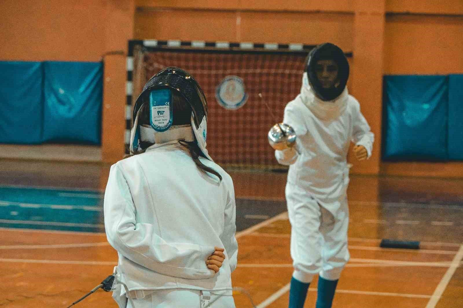 Aydın'da Eskrim Mücadelesinde Şampiyonlar Belli Oldu