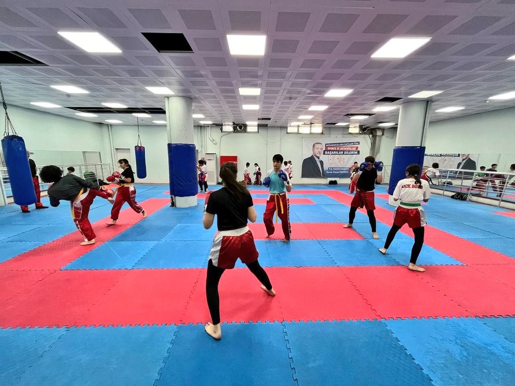 Aydın’da kick boks eğitimleri devam ediyor