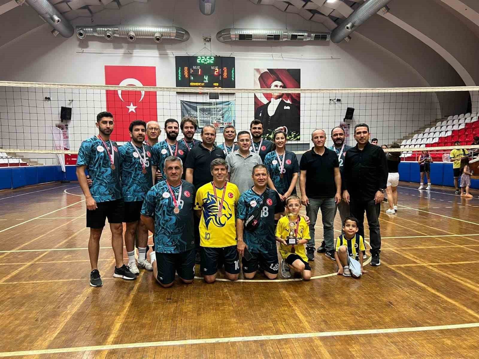 Aydın Sağlıkçıların Voleybol Turnuvasında 3. Basamak