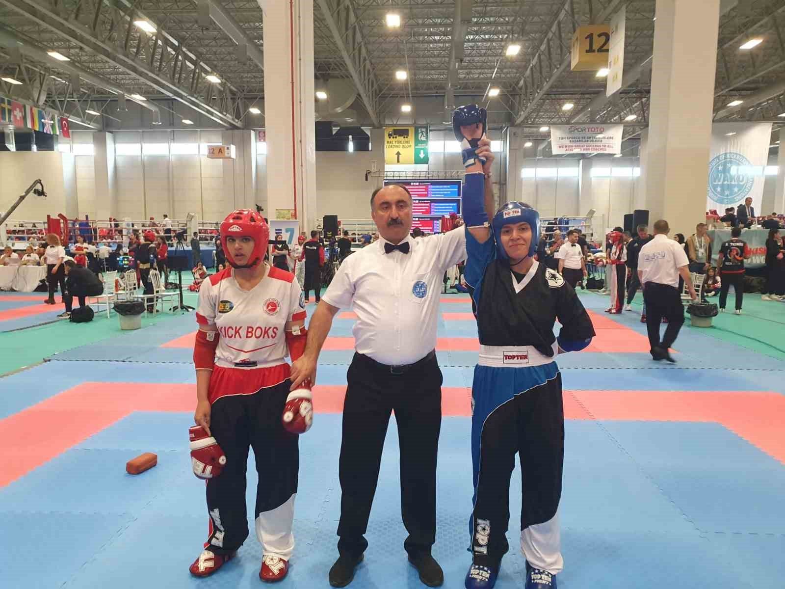 Aydın'ın Yıldızı Şevval, Dünyanın Zirvesinde!