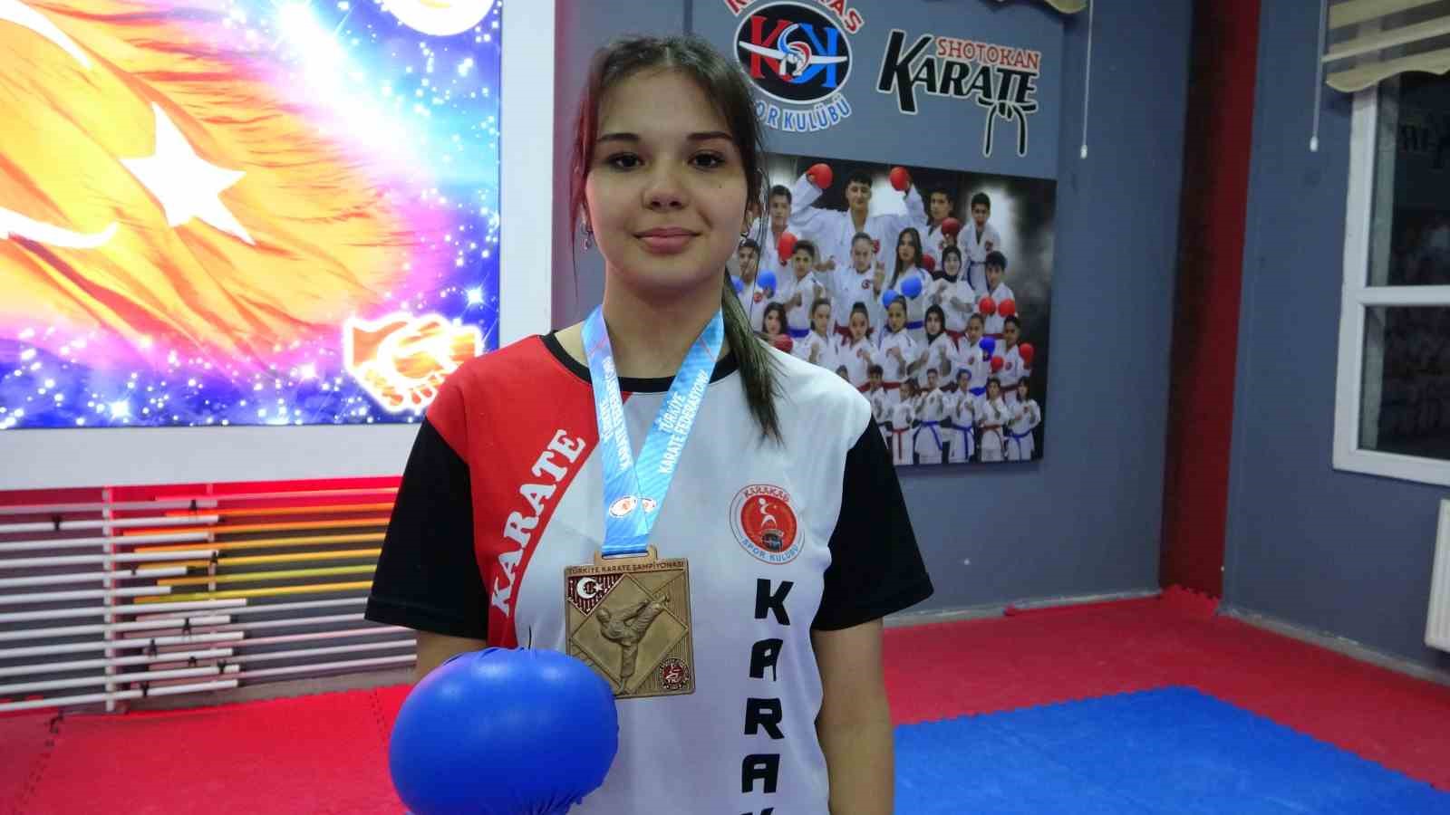 Babası ’kendini savunmayı öğren’ dedi, o şampiyon oldu