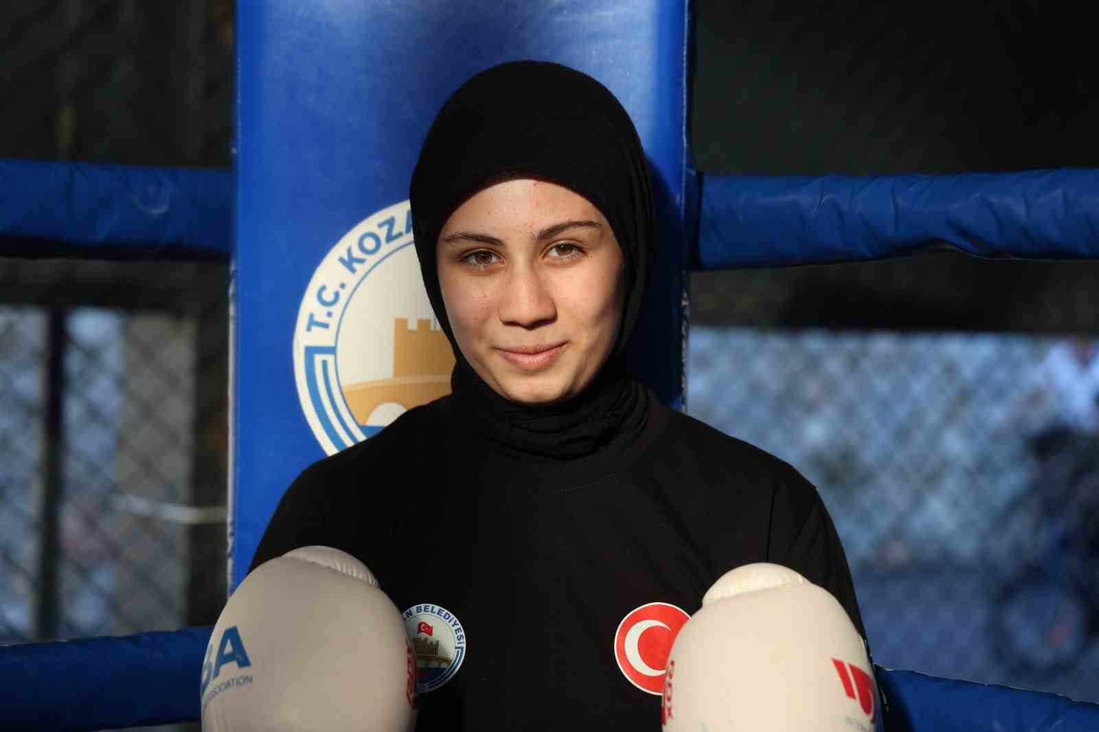 Babasının elinden tutup ringe bıraktığı Azranur, Türkiye’yi temsil edecek