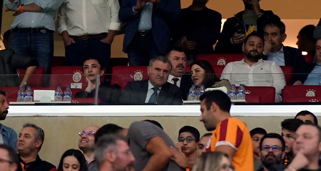 Bakan Bak, Aslanlar'ın Avrupa serüvenine tanıklık etti