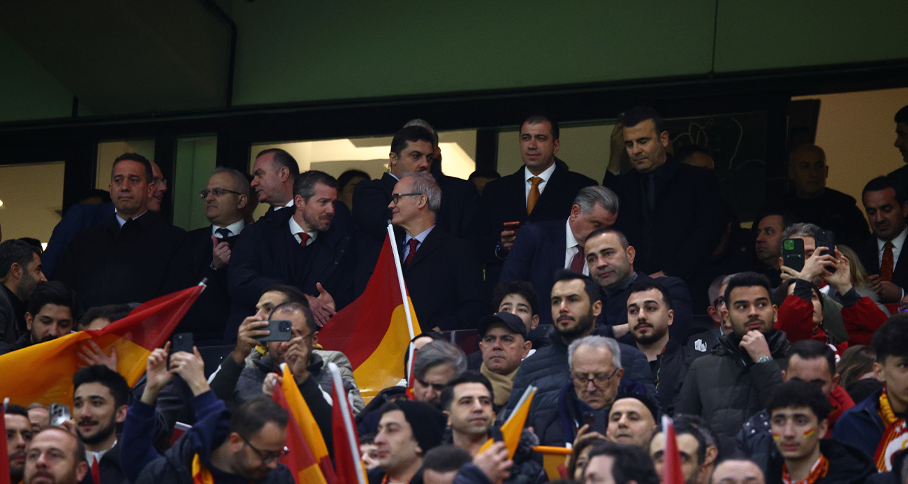 Bakan Osman Aşkın Bak ve TFF Başkanı Hacıosmanoğlu, Galatasaray - Liverpool maçında