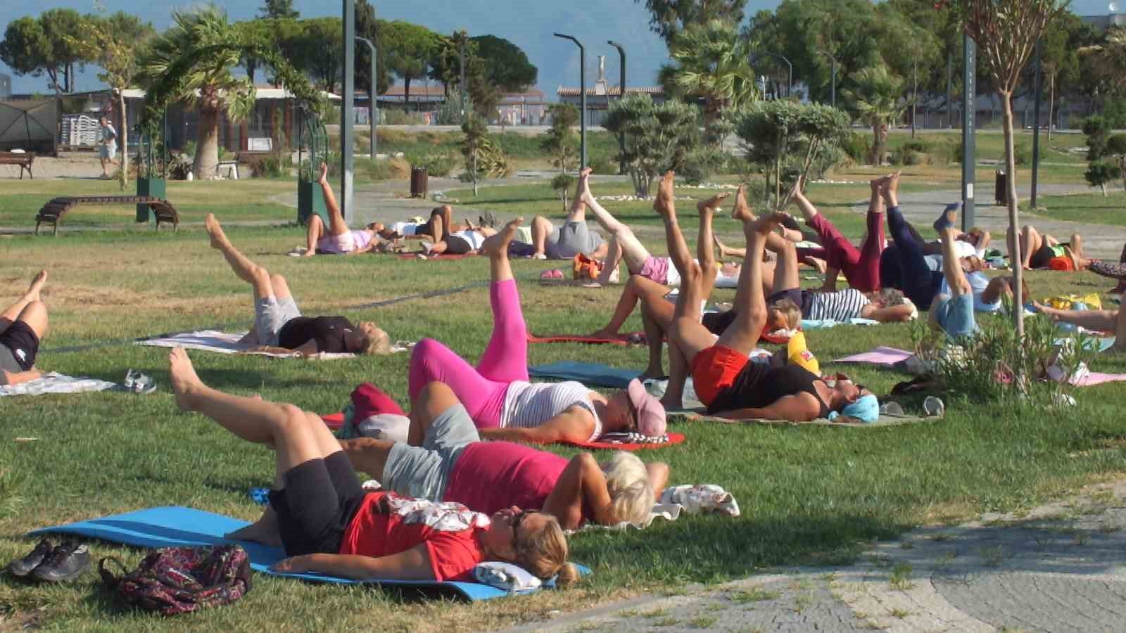 Balıkesir'de Kadınlar Gün Doğumuyla Sağlıklı Bir Başlangıç Yaptı