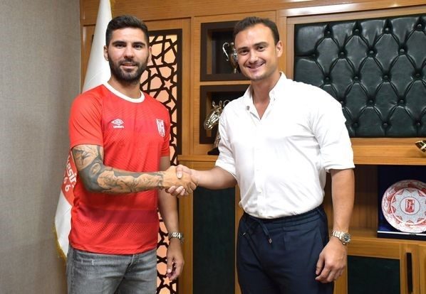 Süper Lig'e Dönüş Yolunda Balıkesirspor, Cenk Özbey'i Kadrosuna Dahil Etti