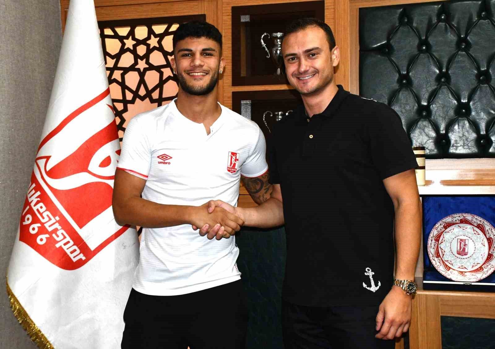 Balıkesirspor, Doğukan ve Yiğit'i Transfer Ederek İlk Dış Hamlesini Yaptı