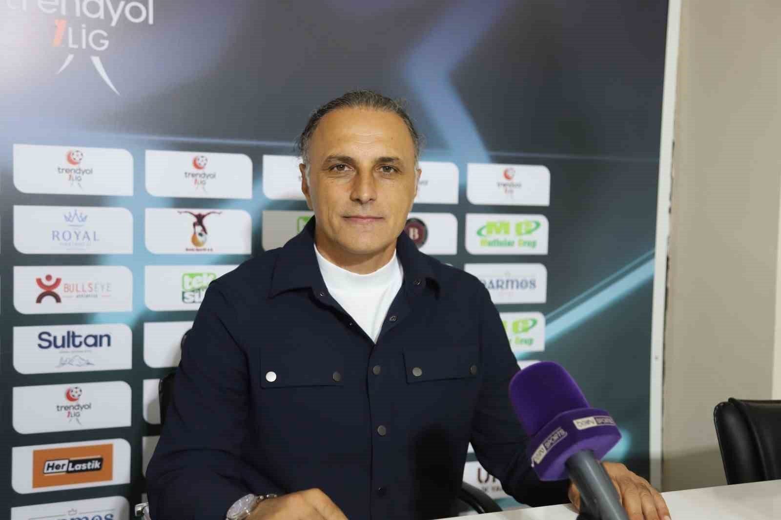 Bandırmaspor-Sakaryaspor derbisinde kıyasıya mücadele