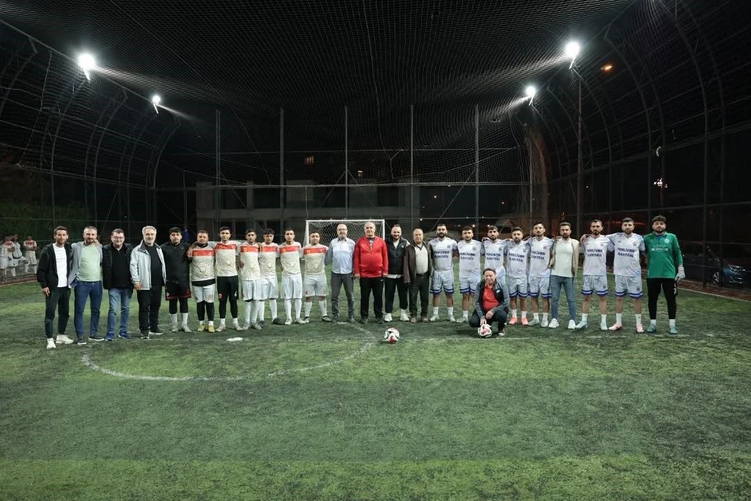 Başkan Kaya gençlerin heyecanına ortak oldu