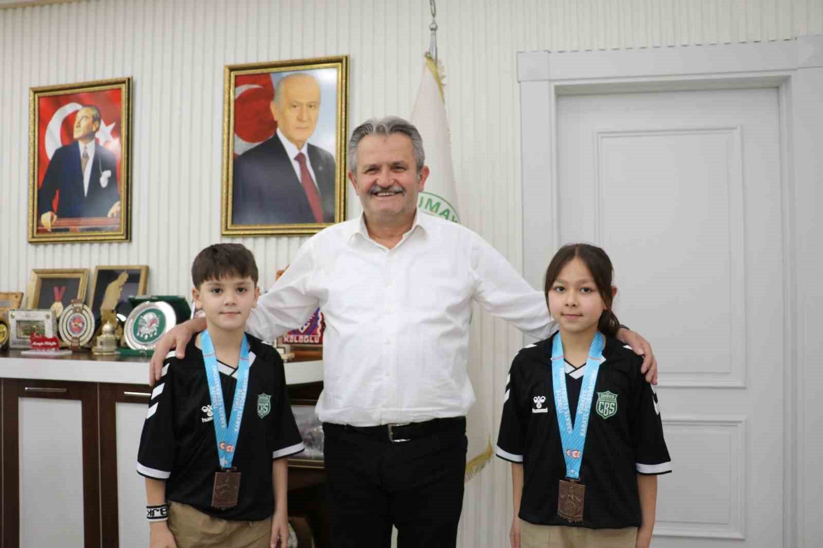 Başkan Koloğlu, başarılı karatecileri ağırladı