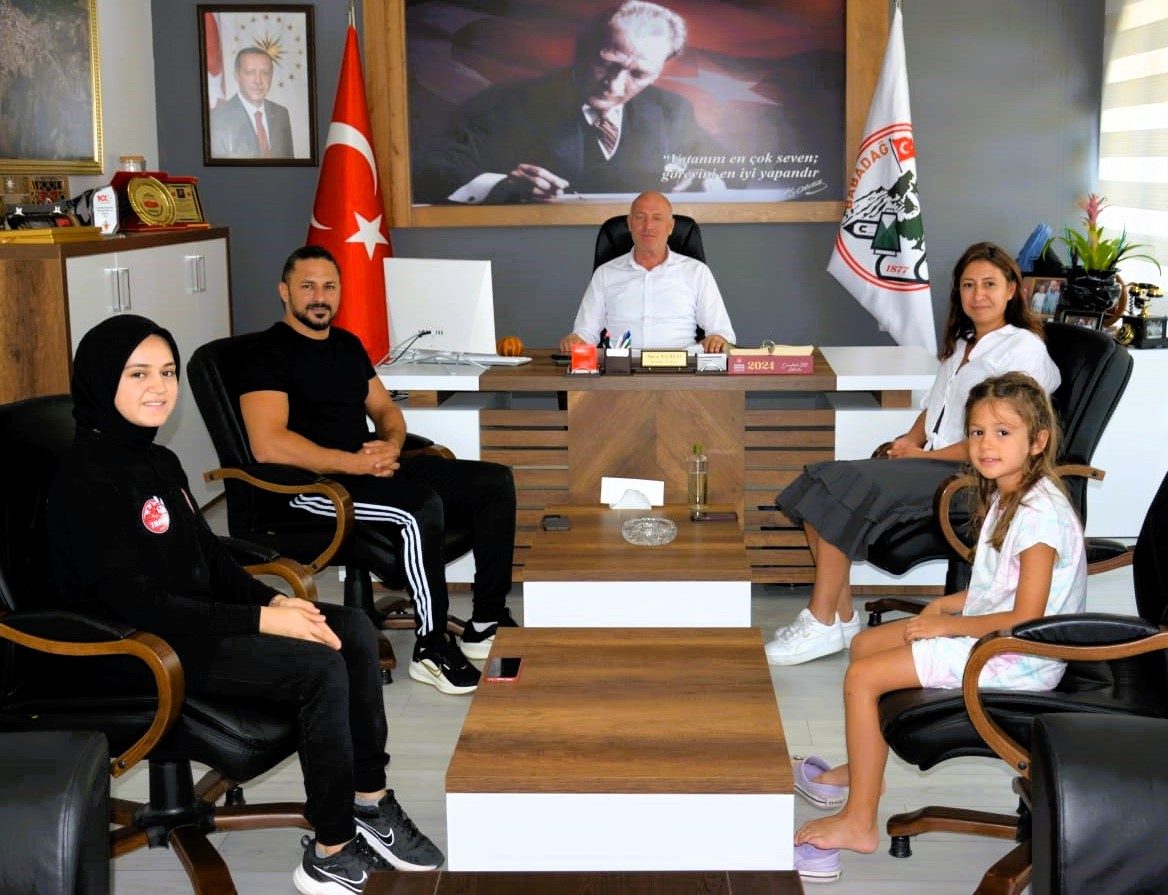 Türkiye'nin Mukaddes Elçisi İspanya'ya Yolculuk Başlıyor