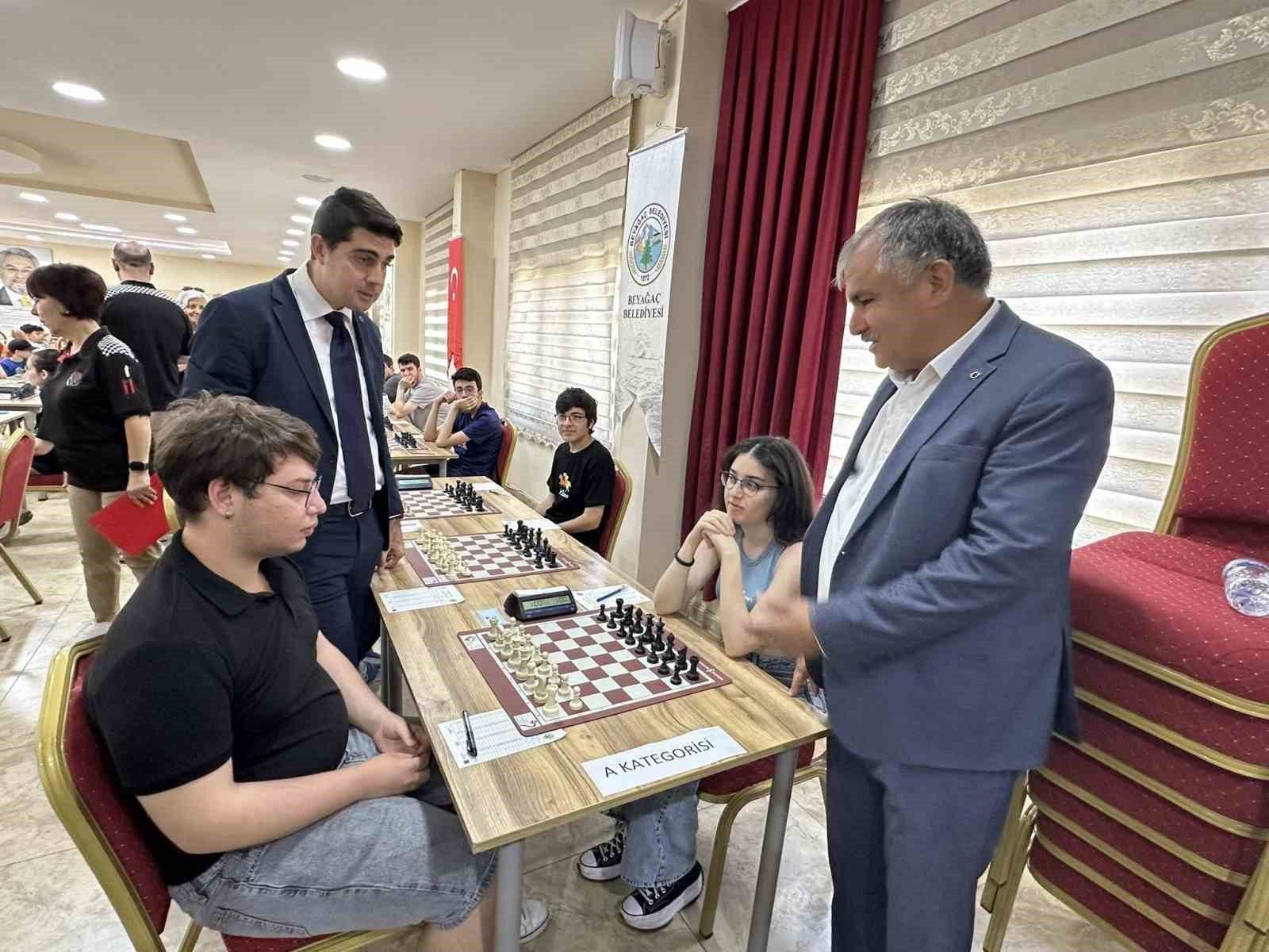 Beyağaç Belediyesi 3. Geleneksel Satranç Turnuvası sona erdi