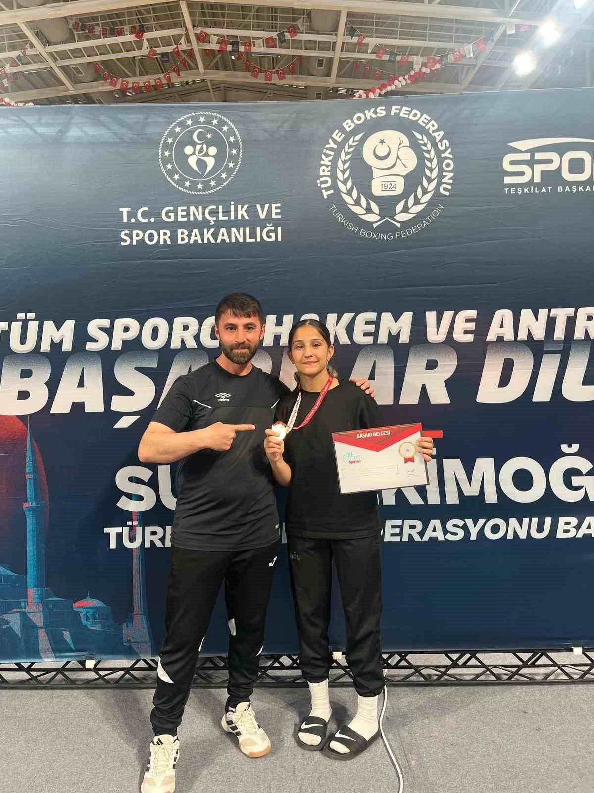 Bilecikli boksör Türkiye şampiyonu oldu