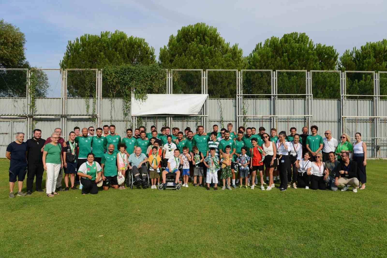 Moraller Depolandı: Bizim Ev'den Bursaspor'a Can Simidi