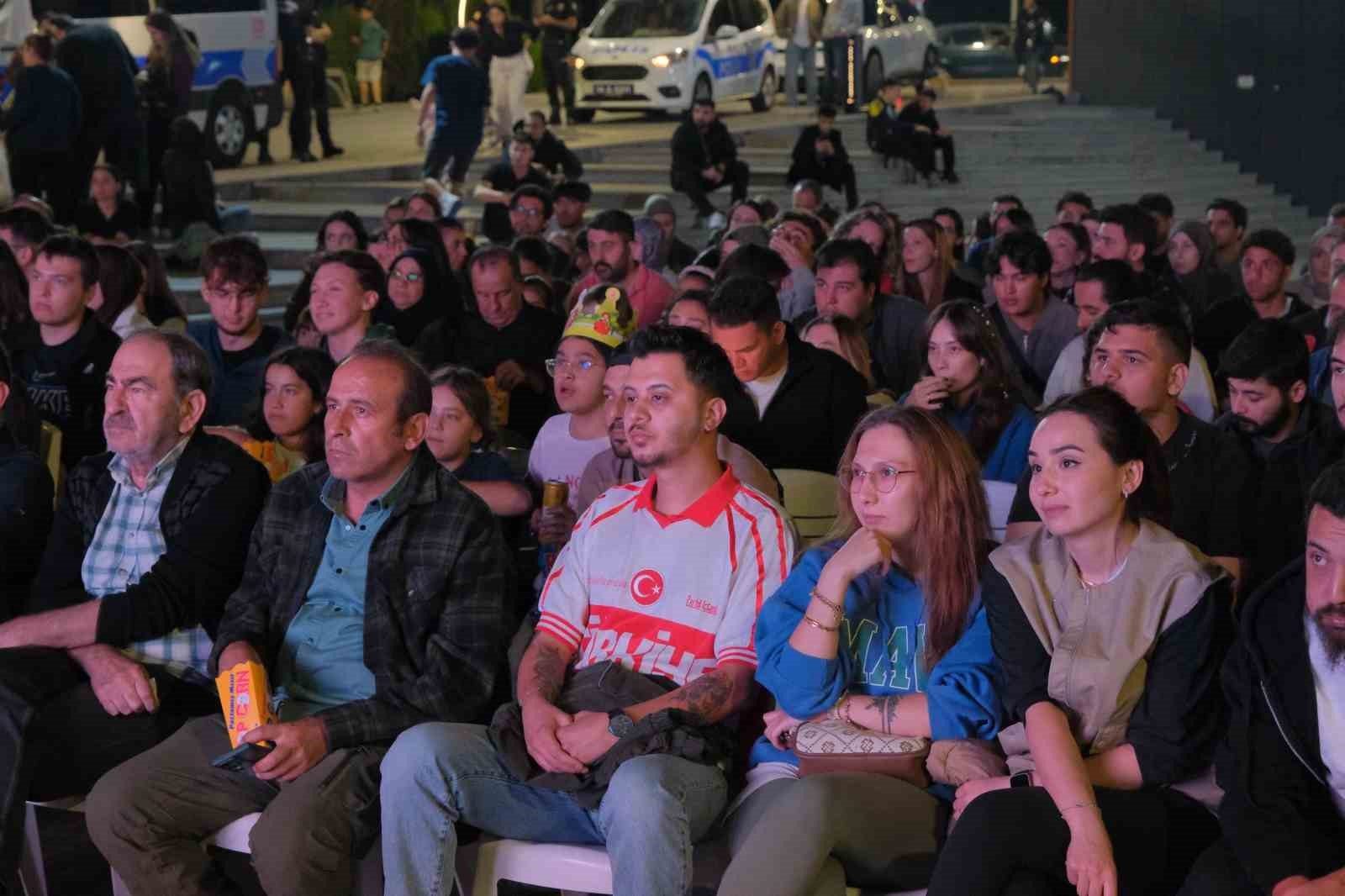 Bolu’da dev ekranda milli heyecan