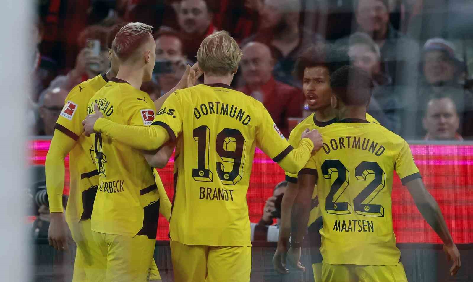 Borussia Dortmund, 10 yıl sonra deplasmanda Bayern Münih’i devirdi