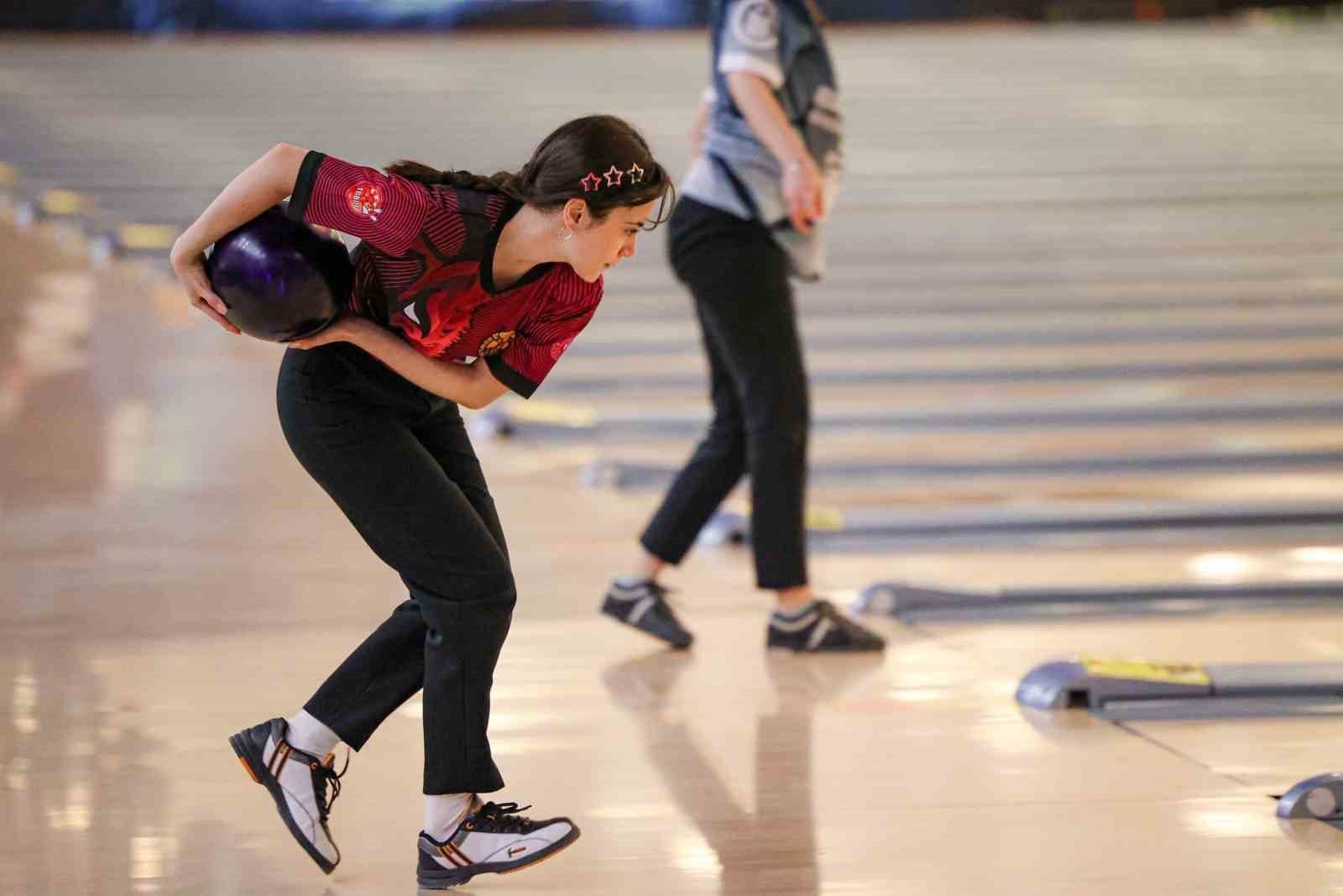 Türkiye'nin Gelecek Vadeden Bowling Yıldızları Şampiyonluklarını Kazandı