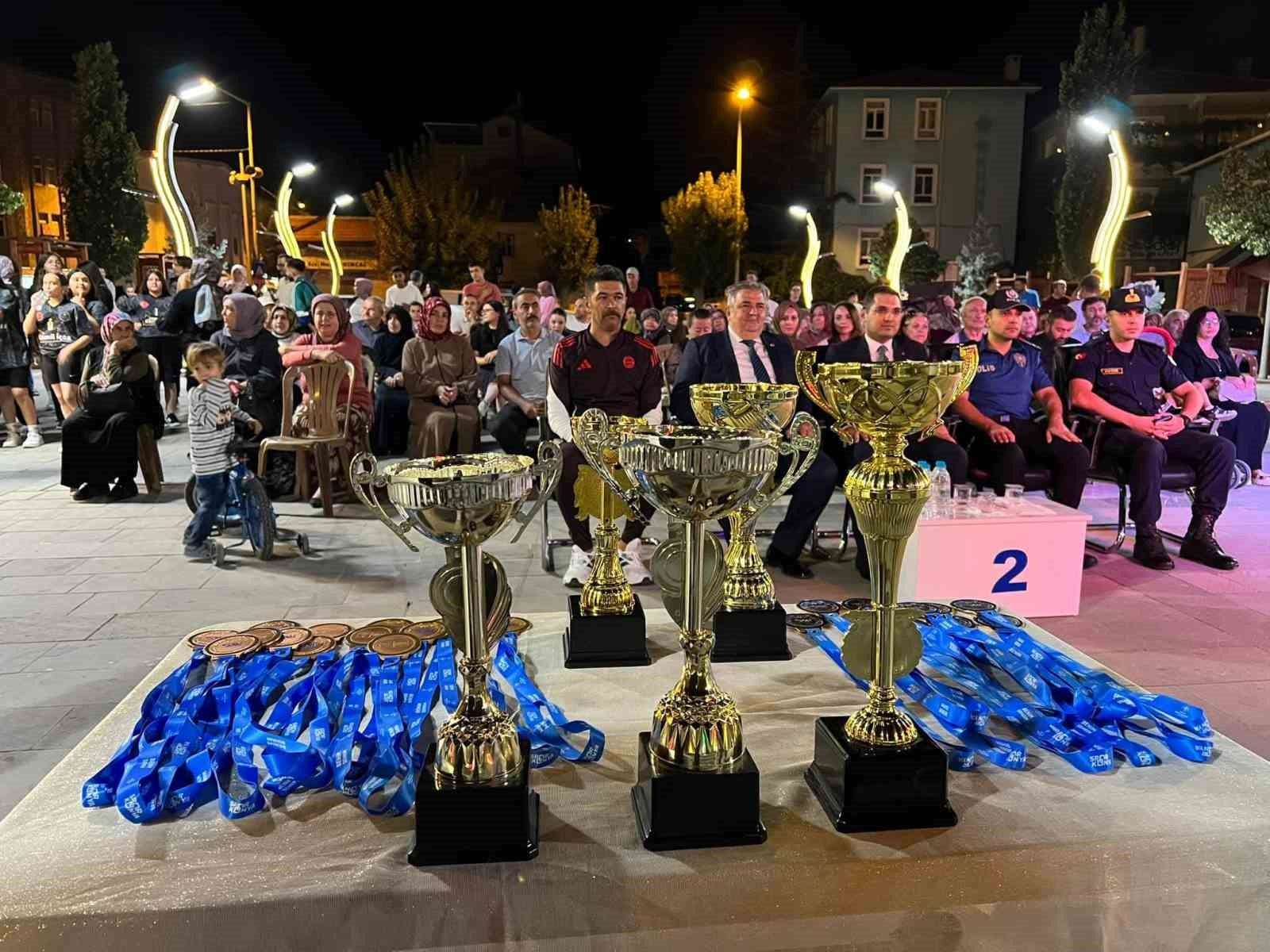 Bozkır’da genç sporcuların başarısı kutlandı