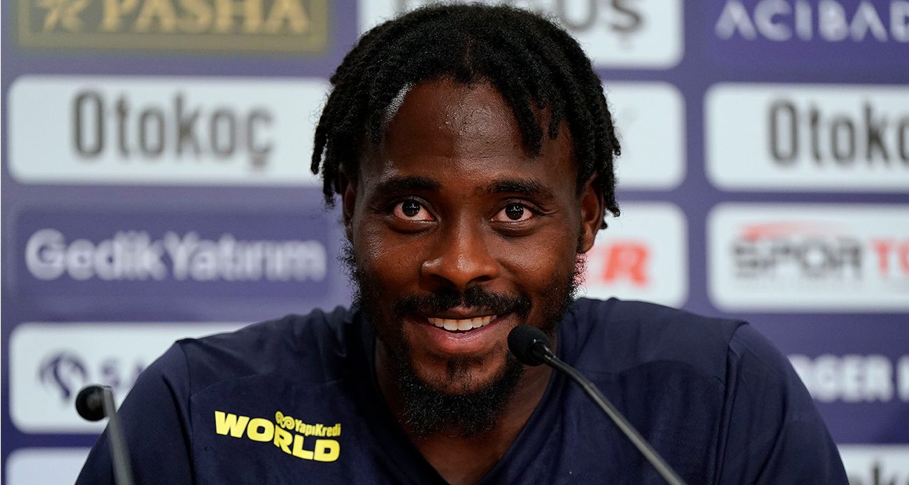 Fenerbahçe'nin yıldızı Osayi-Samuel: "Taraftarımızın önünde ilk maça çıkmak için sabırsızlanıyorum"