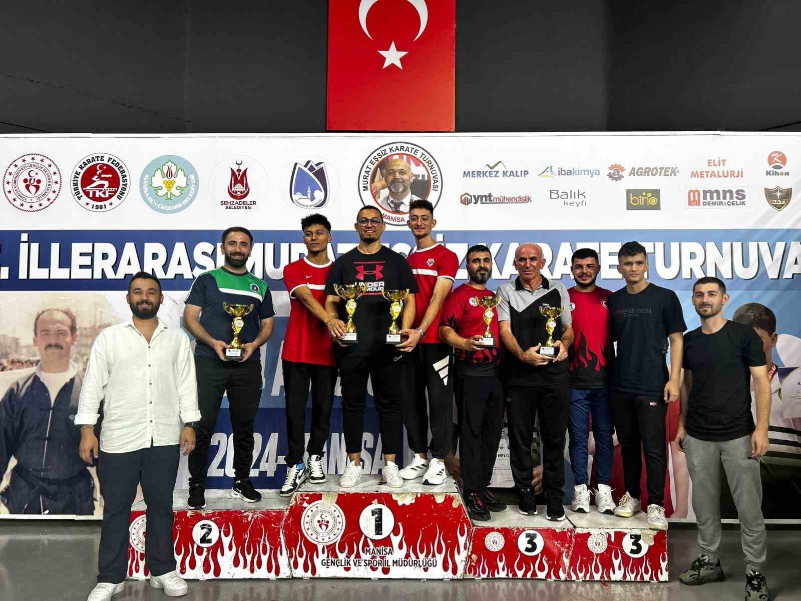 Bursa Büyükşehir'in Karateci Kahramanları Manisa'da 23 Madalya Topladı