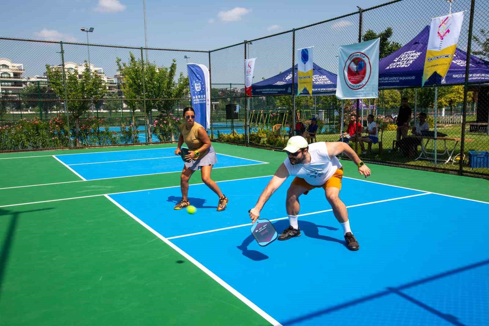 Bursa'da Pickleball Topunun İlk Dansı